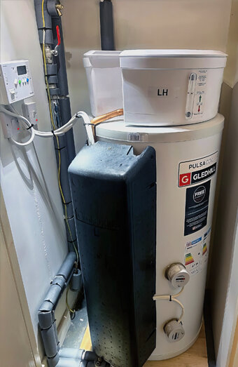 https://balcattahotwater.com.au/uploads/2025/06/electric-hot-water-system-70649.jpg