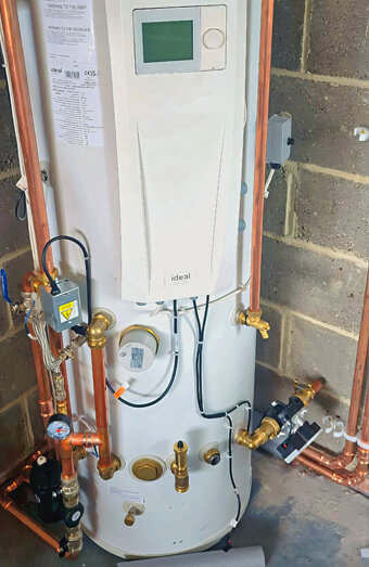 https://balcattahotwater.com.au/uploads/2025/06/gas-hot-water-system-13675.jpg