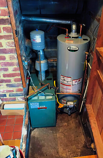 https://balcattahotwater.com.au/uploads/2025/06/gas-hot-water-system-50310.jpg