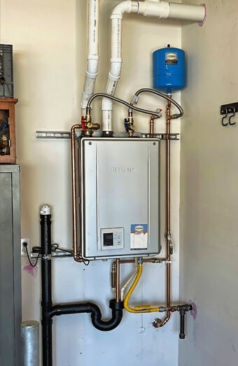 https://balcattahotwater.com.au/uploads/2025/06/instant-hot-water-systems-98444.jpg